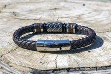 Load image into Gallery viewer, Arles