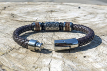 Load image into Gallery viewer, Arles