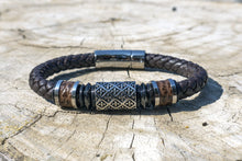 Load image into Gallery viewer, Arles