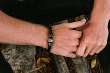 Load image into Gallery viewer, Aris