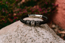 Load image into Gallery viewer, Aris